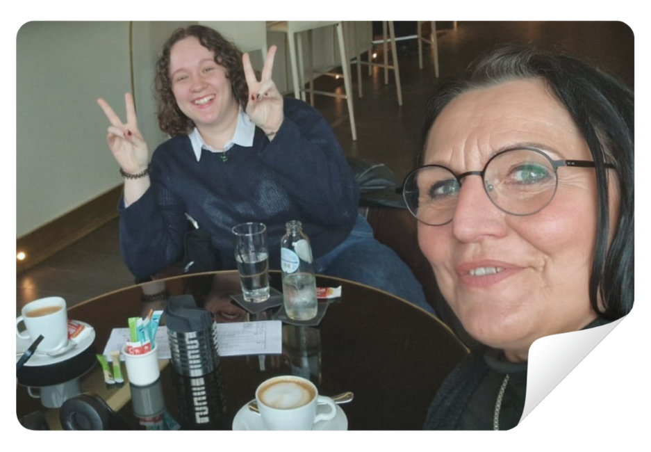 Deux stagiaires vidéastes plongent dans l’action